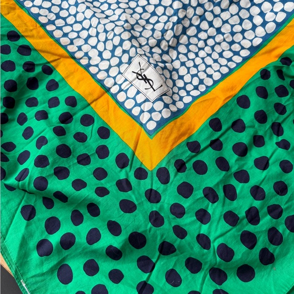 VINTAGE YSL Yves Saint Laurent Oversized 50”x 50” Shawl Scarf Wrap VIVID GREEN - Picture 13 of 16